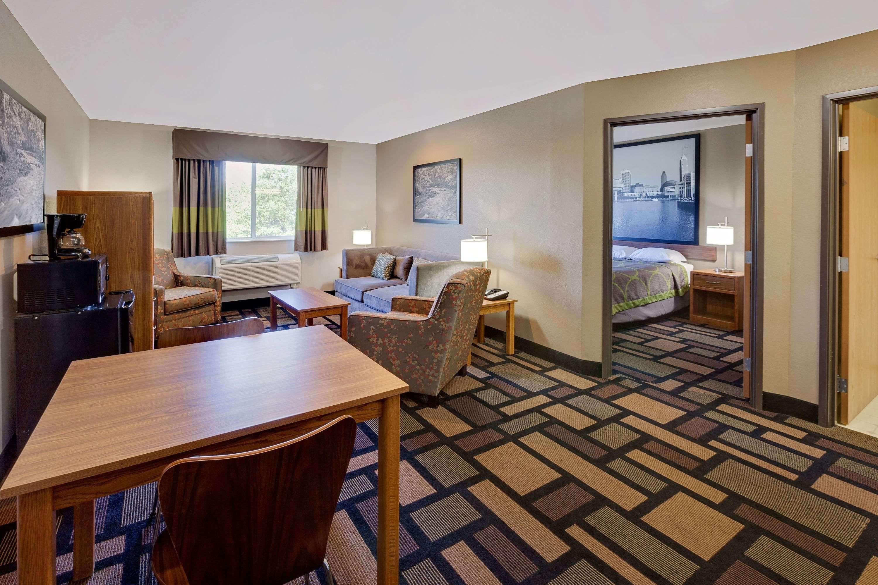 Super 8 By Wyndham Akron S/Green/Uniontown Oh Exterior photo